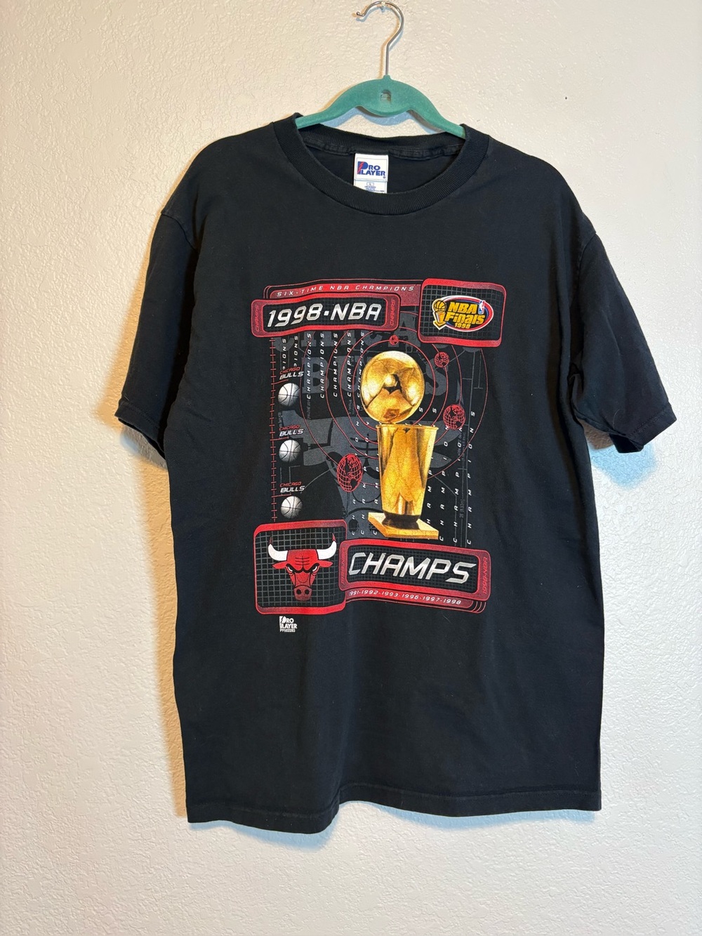 Vintage 1998 Six Time NBA Champions Chicago Bulls Pro Player T-Shirt Size Large